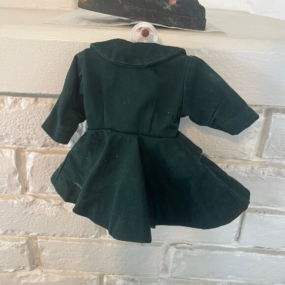 Vintage Dark Green Dressmaker Doll Coat w/ Crochet Flower Hat & Mini Hanger - Picture 5 of 10